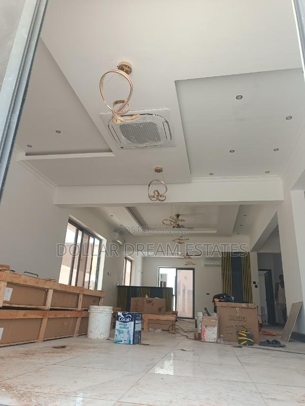 6bdrm House in Spintex for sale · Photo 3