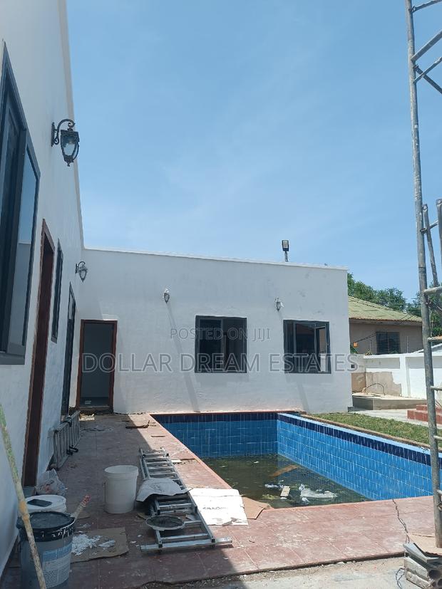 6bdrm House in Spintex for sale · Photo 2