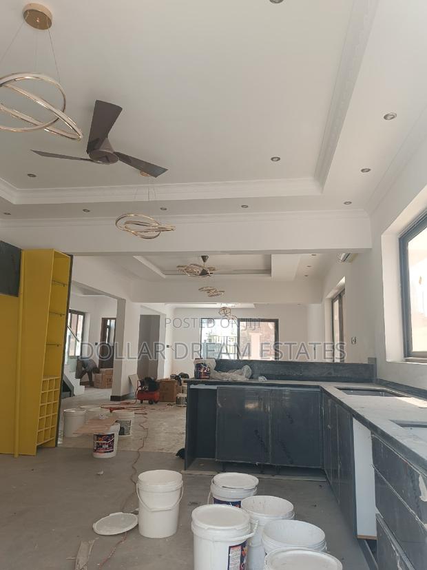 6bdrm House in Spintex for sale · Photo 5