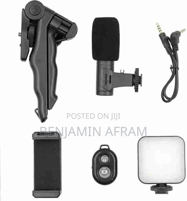 Tripod, Light and Mic Video Kits · Photo 4
