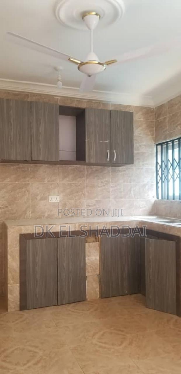 5bdrm House in Pokuase for rent · Photo 2