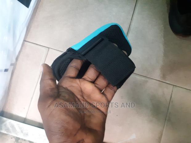 Original Fone Holder For Jogging At Cool Price · Photo 6