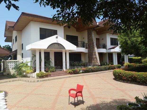 7bdrm House in Com18, Sakumono for sale · Photo 1