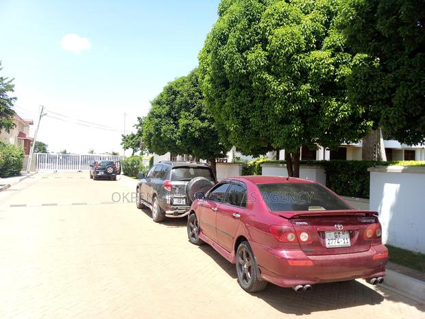 7bdrm House in Com18, Sakumono for sale · Photo 4