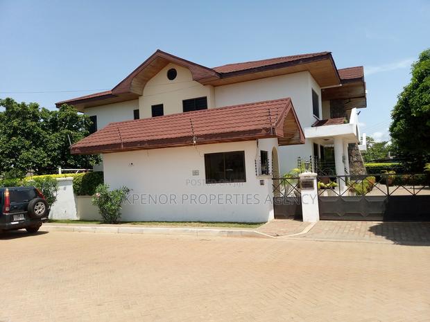 7bdrm House in Com18, Sakumono for sale · Photo 5