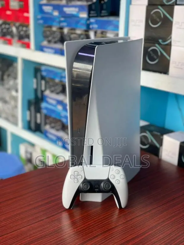 Ps5 Standard With 5games Clean Home Used · Photo 1