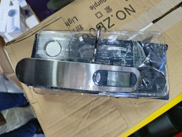 Digital Luggage Scale · Photo 3