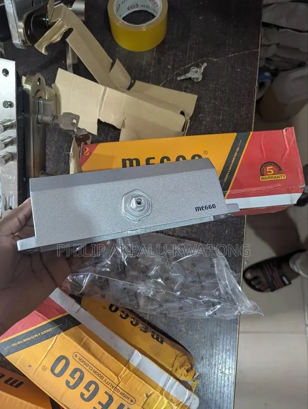 Door Closer Meggo · Photo 1