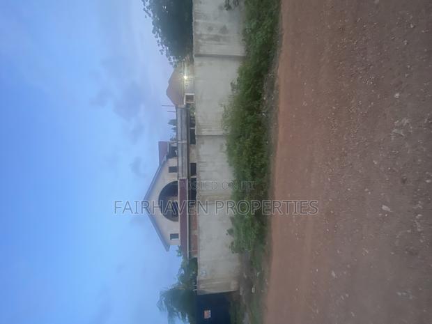 5bdrm House in Tseaddo, Airport Residential Area for sale · Photo 5