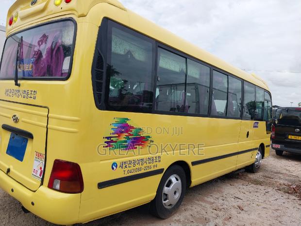 Hyundai County 2014 Yellow · Photo 4
