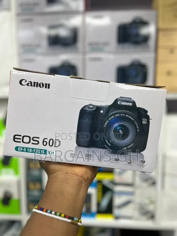 Canon Eos 60d Digital Camera (Ef-S 18–135mm Is Kit) · Photo 1