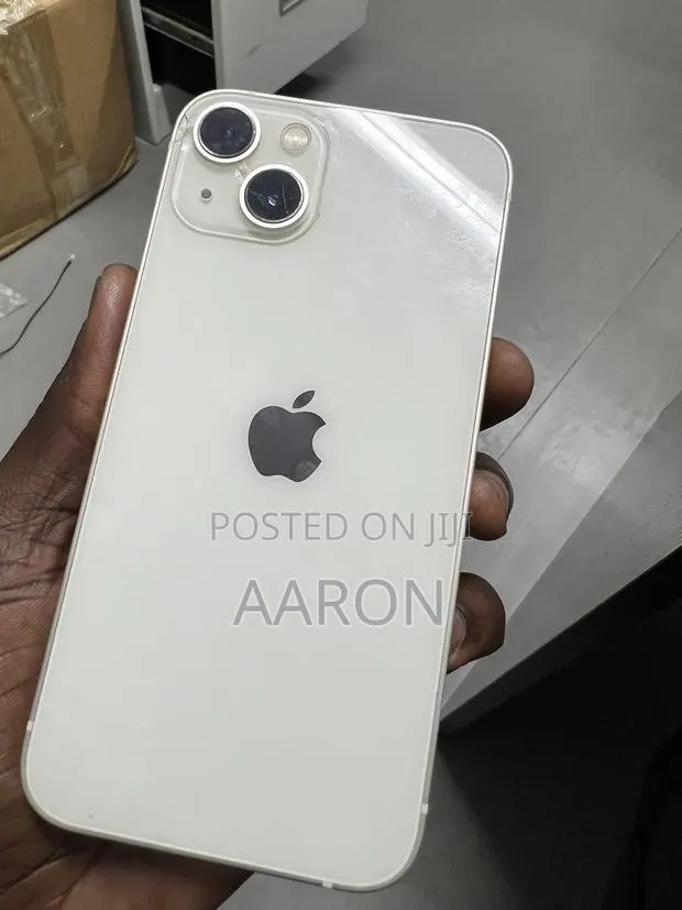 Apple iPhone 13 256 GB White · Photo 1