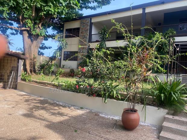 6bdrm House in Cantonment, Cantonments for rent · Photo 2