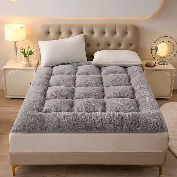 Velvet Mattress Topper · Photo 1