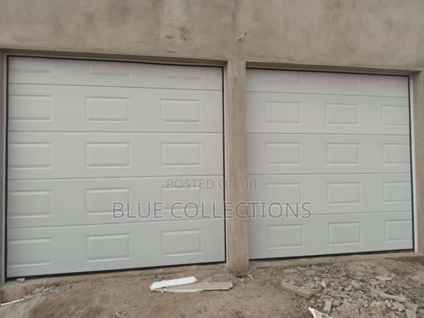 Double Garage Door · Photo 1