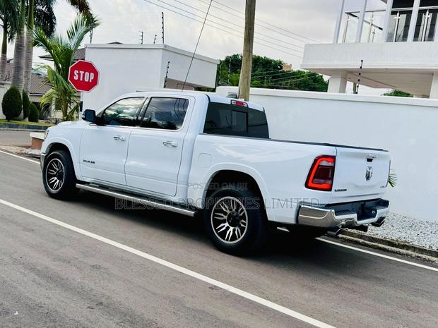 Dodge RAM 1500 3.6 Petrol AWD 2022 White · Photo 5