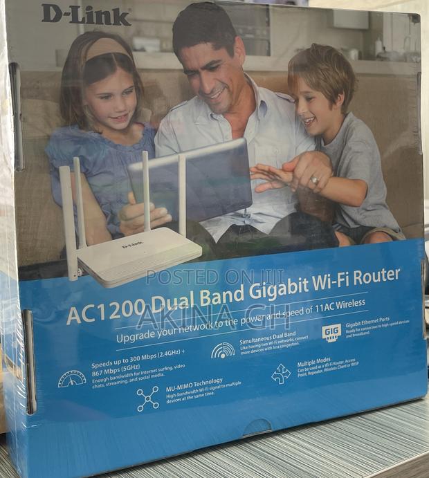 Dlink Ac1200 Dual-Band Gigabit Router Dir-825m · Photo 2