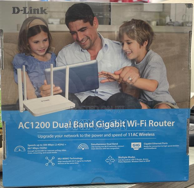 Dlink Ac1200 Dual-Band Gigabit Router Dir-825m · Photo 3
