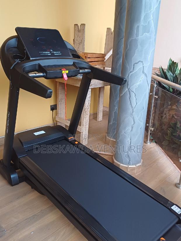 Vip Luxury Treadmill 4hp Robust · Photo 2