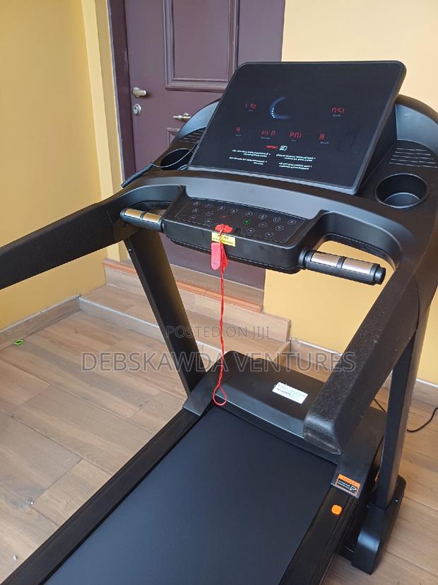 Vip Luxury Treadmill 4hp Robust · Photo 1