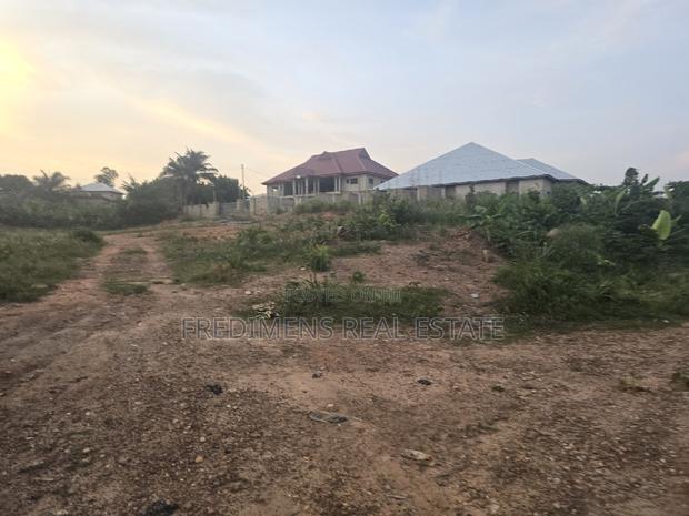 A Plot in Town at Atimatim-Essen for Sale. · Photo 1