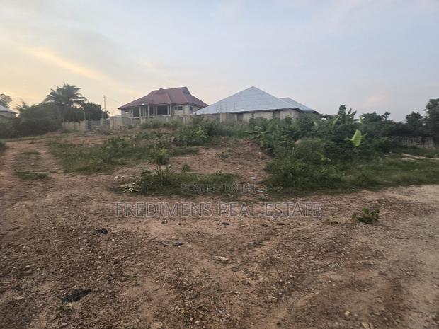 A Plot in Town at Atimatim-Essen for Sale. · Photo 6