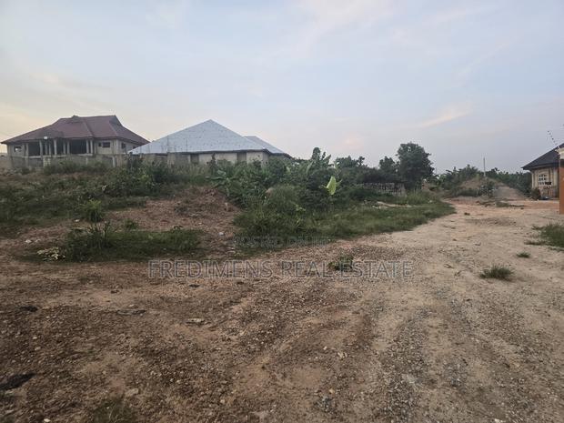 A Plot in Town at Atimatim-Essen for Sale. · Photo 7