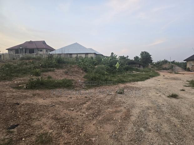 A Plot in Town at Atimatim-Essen for Sale. · Photo 8