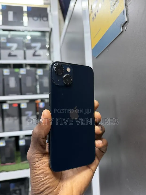 Apple iPhone 13 128 GB Black · Photo 1