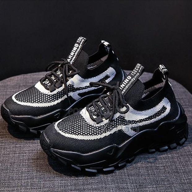 Sneakers Mesh Breathable Outdoor Sports Shoes Casual Shoes O · Photo 2