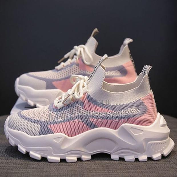 Sneakers Mesh Breathable Outdoor Sports Shoes Casual Shoes O · Photo 1