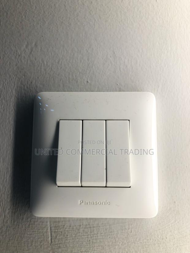 Switch (1-gang 3-device 2WAY) · Photo 2