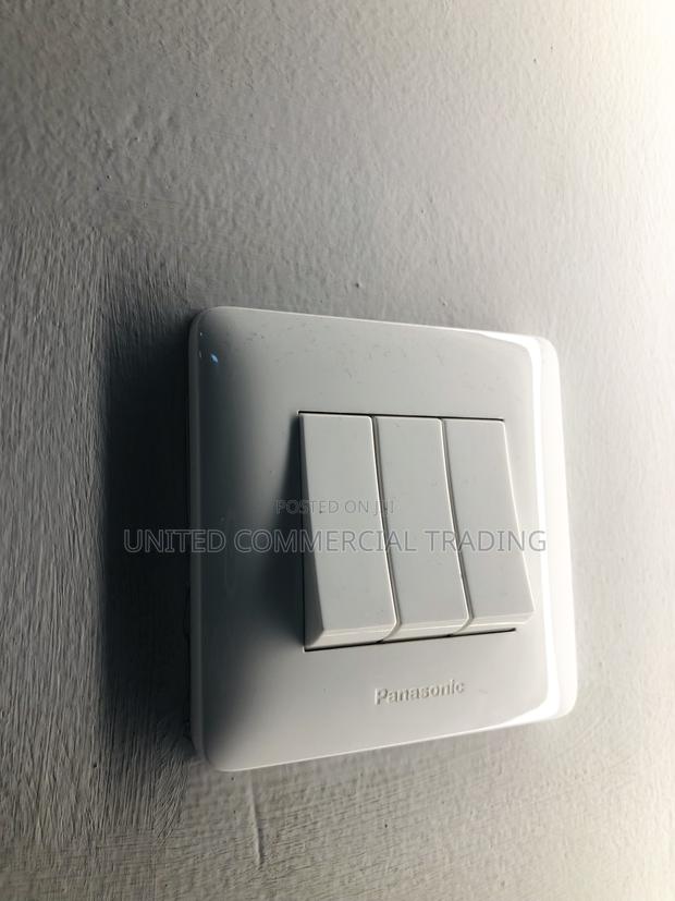 Switch (1-gang 3-device 2WAY) · Photo 1