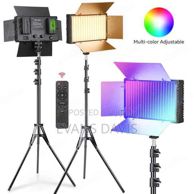 Professional LED 800 RGB Studio Light With Stand · Photo 1