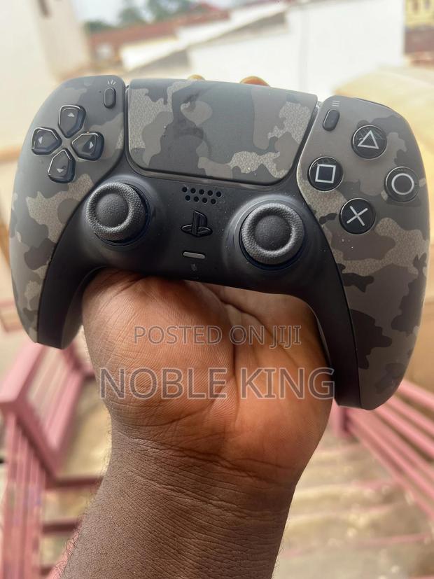 Ps5 Original Controllers · Photo 4