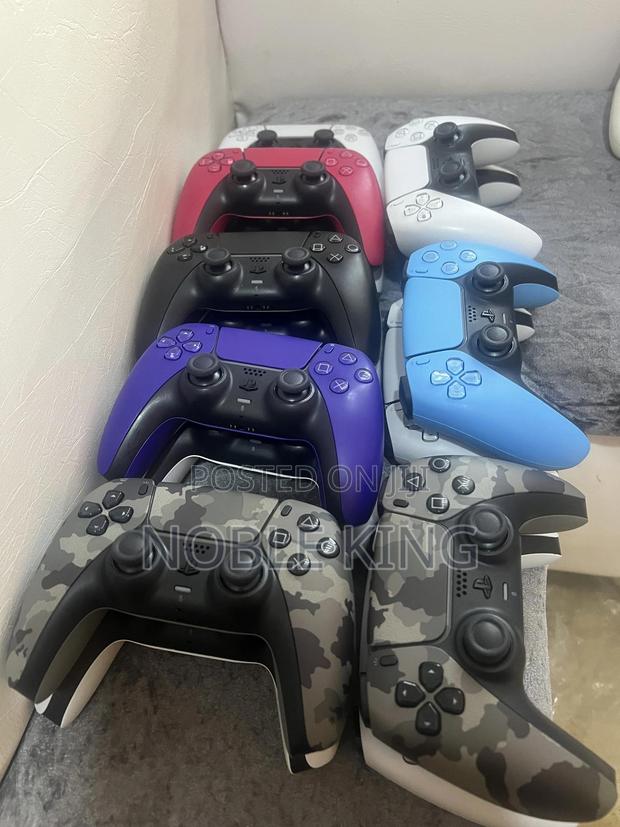 Ps5 Original Controllers · Photo 1