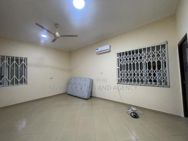 3bdrm Apartment in Spintex for rent · Photo 5