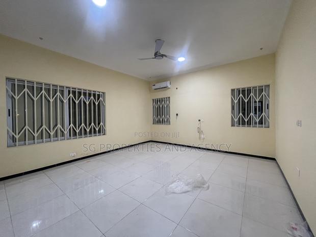 3bdrm Apartment in Spintex for rent · Photo 8