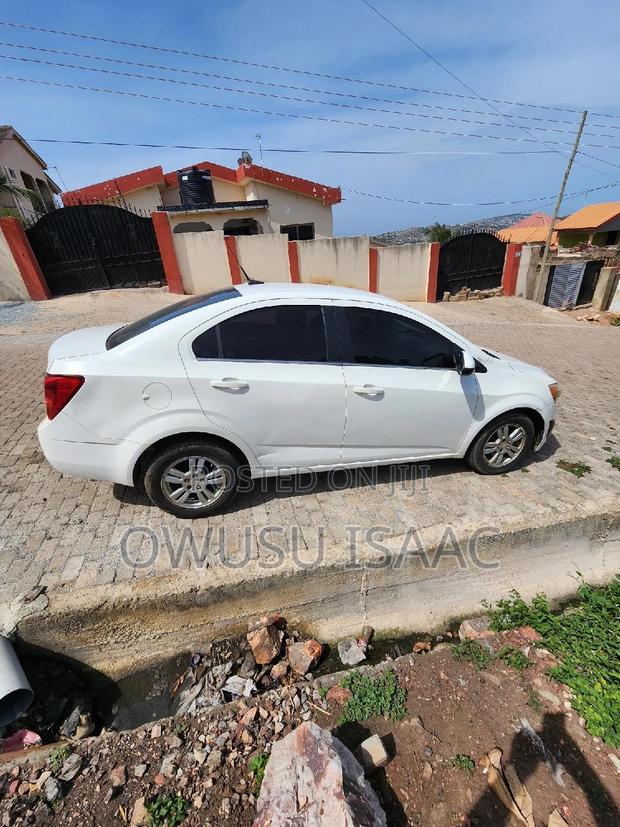 Chevrolet Sonic LT 2014 White · Photo 5