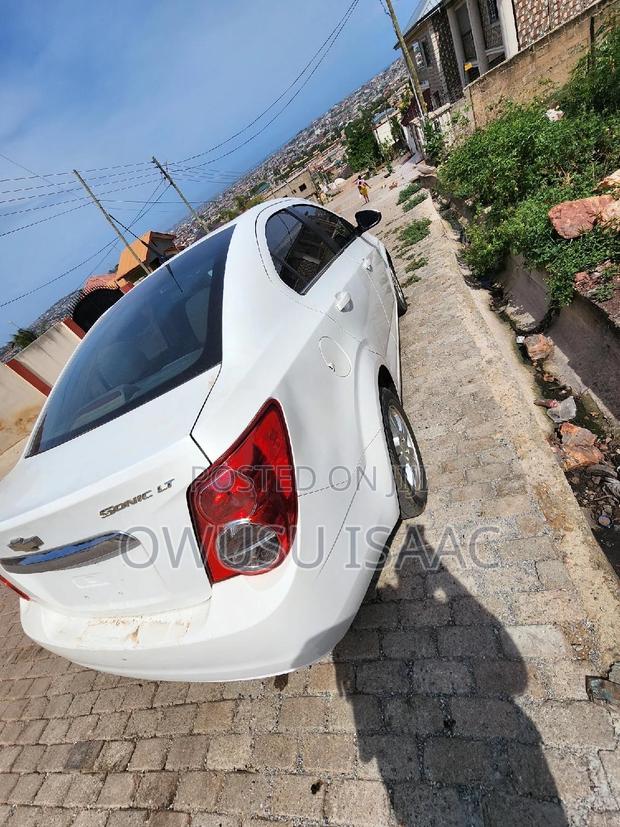 Chevrolet Sonic LT 2014 White · Photo 6