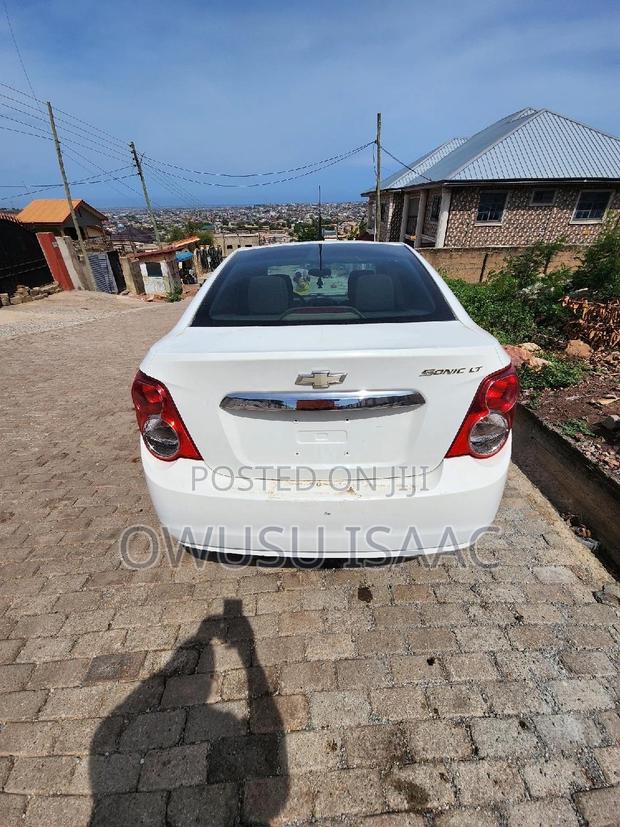 Chevrolet Sonic LT 2014 White · Photo 7