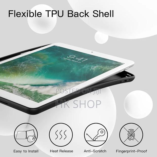 iPad 6th Generation (9.7 Inch) Smart Case With Pencil Holder · Photo 5