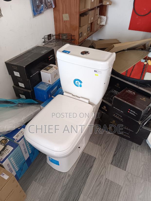1070 Water Closet. Toilet Seat · Photo 1