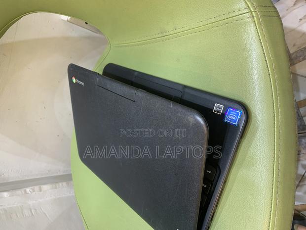 New Laptop Lenovo Chromebook C330 4GB Intel Xeon SSD 32GB · Photo 3