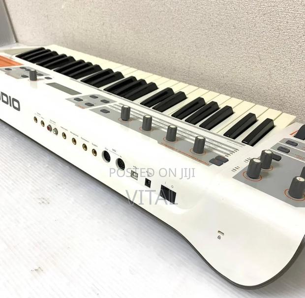Synthesizer M-Audio Venom · Photo 5