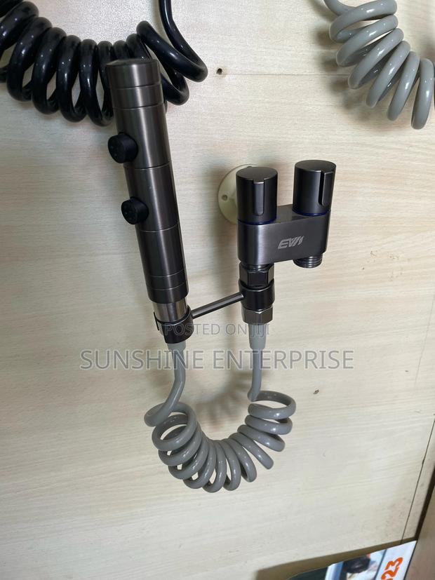 Double Angle Valve · Photo 1