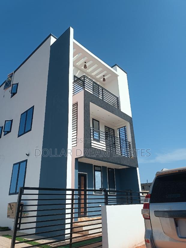 3bdrm House in Adenta for sale · Photo 2