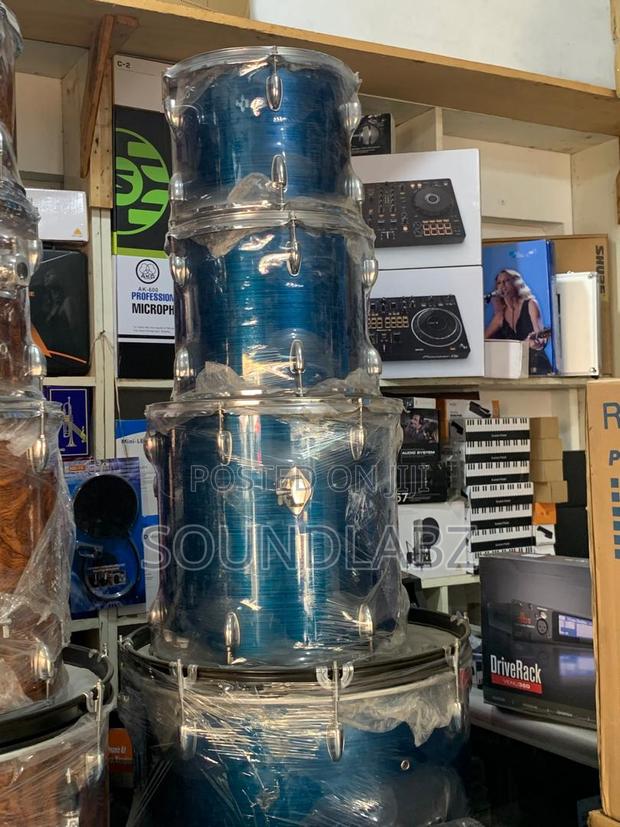 Yamaha 5set Drums (Blue) · Photo 1