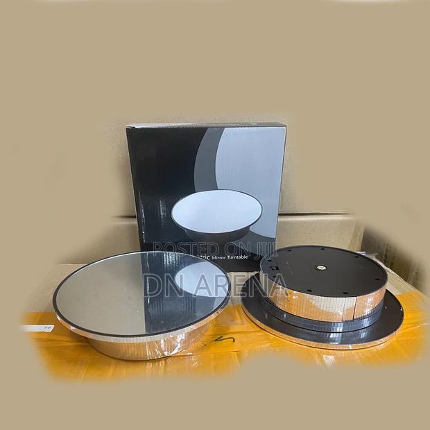 Luxury Gold Rotating Stand Weve in Acrylic Mirror · Photo 4