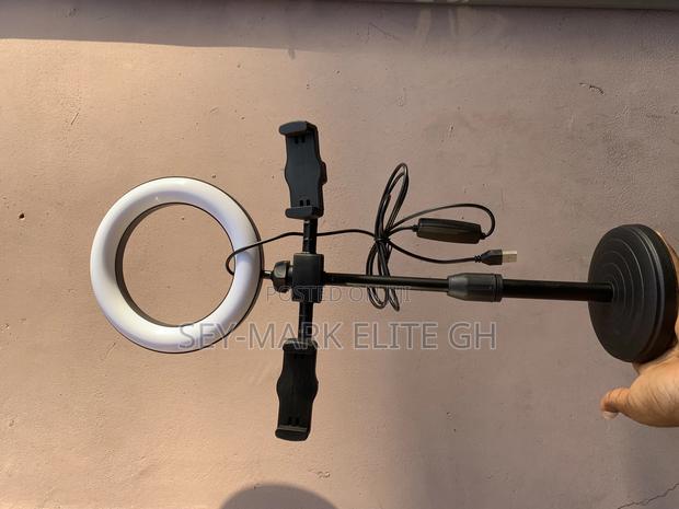 Desktop Ring Light With Double Holder · Photo 2